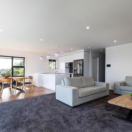 Oakura Beach Front Apartments Экстерьер фото