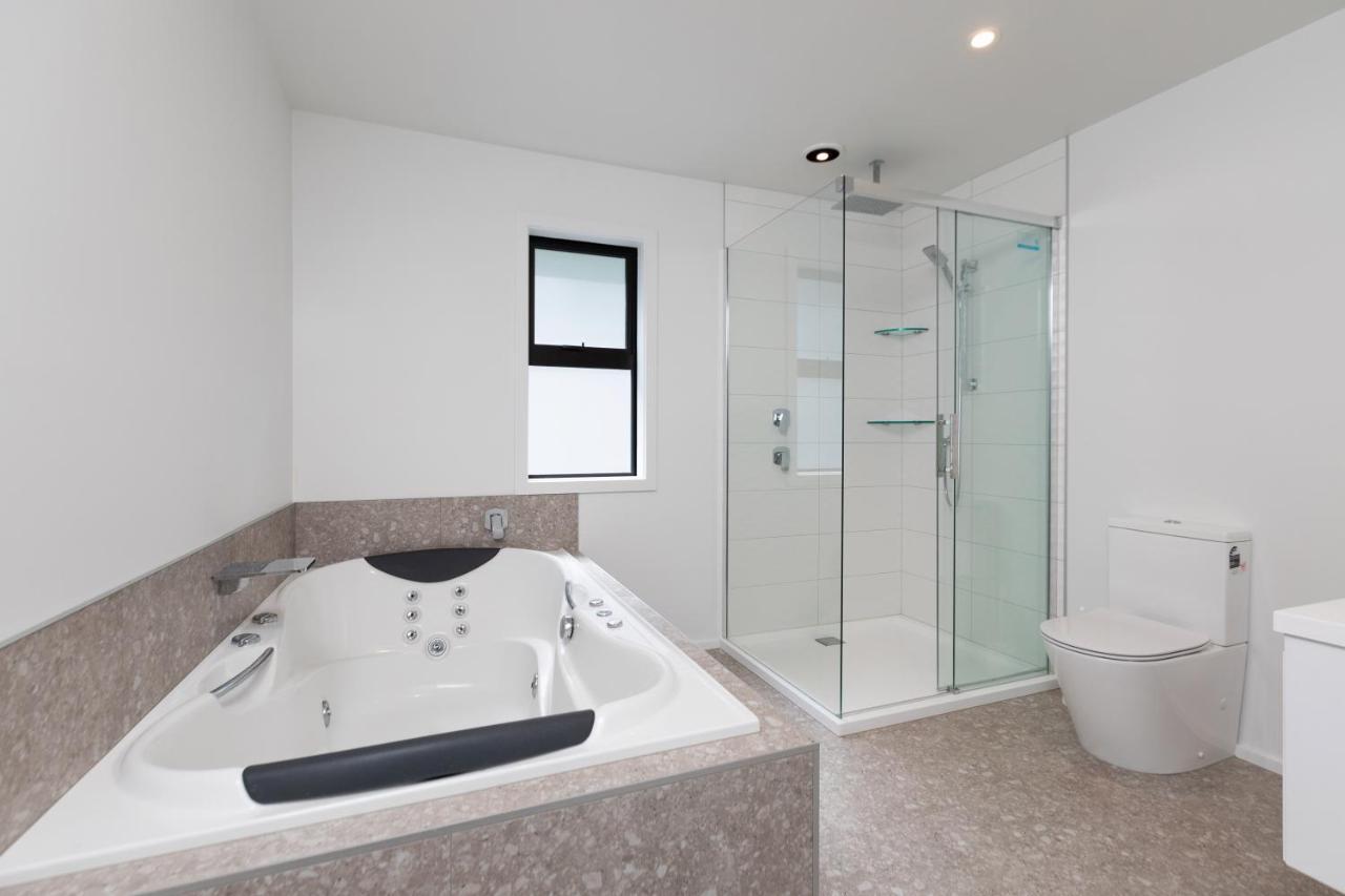 Oakura Beach Front Apartments Экстерьер фото