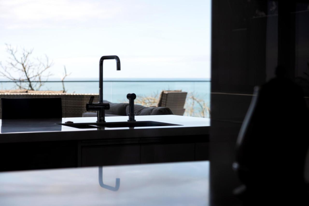 Oakura Beach Front Apartments Экстерьер фото