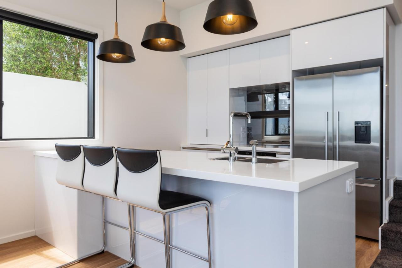 Oakura Beach Front Apartments Экстерьер фото