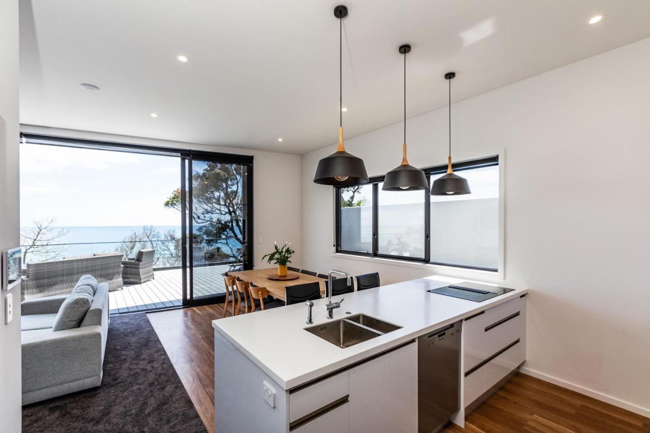 Oakura Beach Front Apartments Экстерьер фото