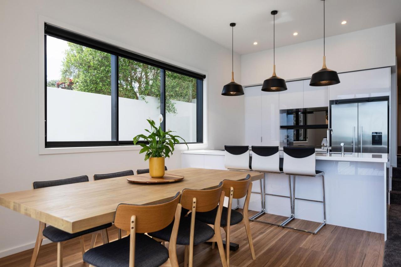 Oakura Beach Front Apartments Экстерьер фото