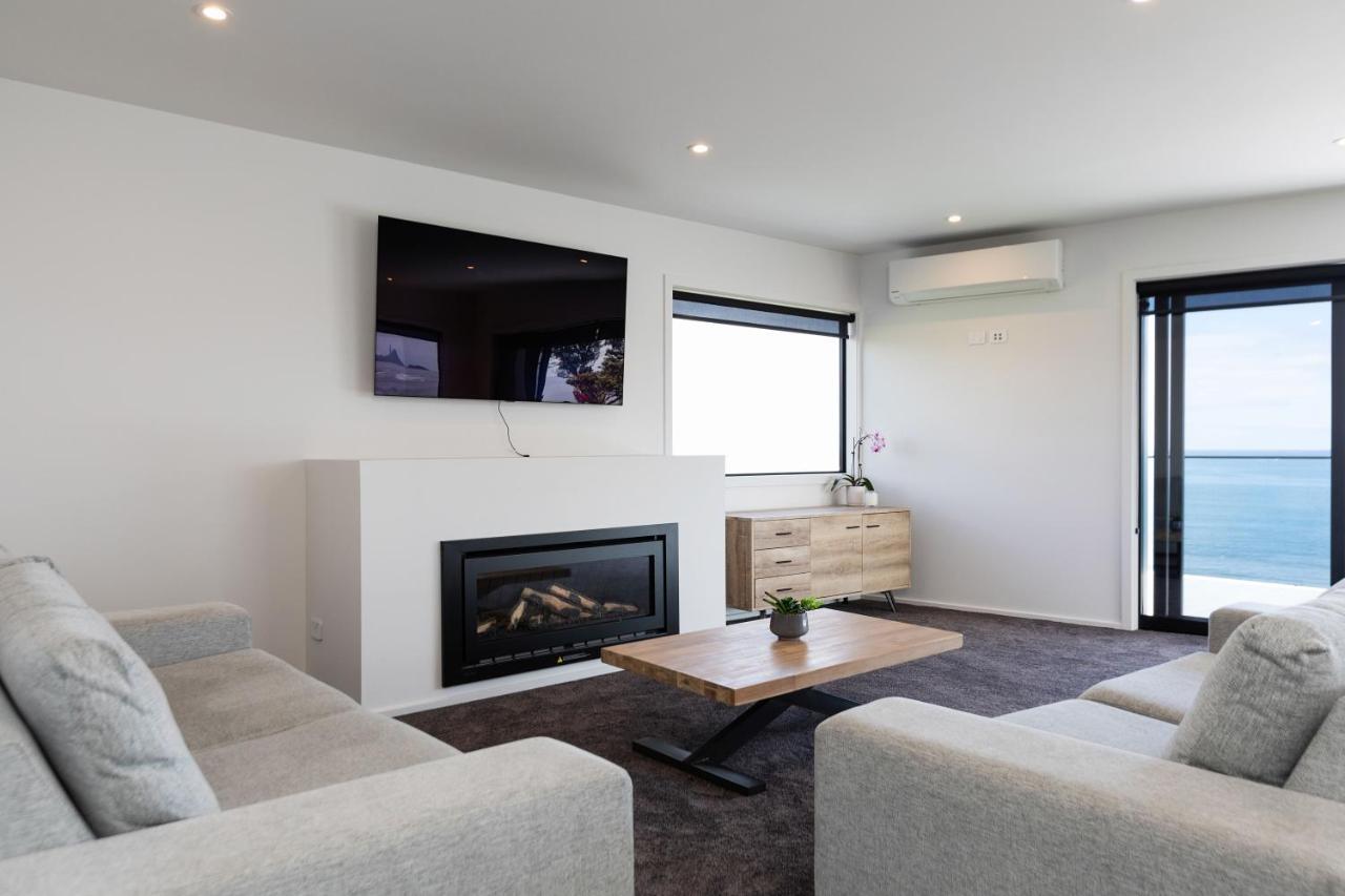 Oakura Beach Front Apartments Экстерьер фото