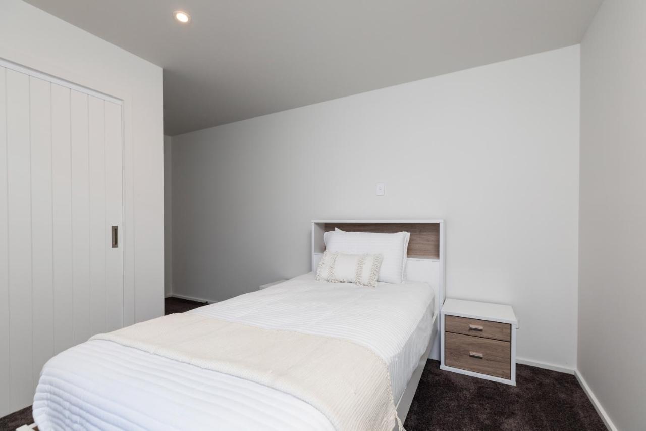 Oakura Beach Front Apartments Экстерьер фото